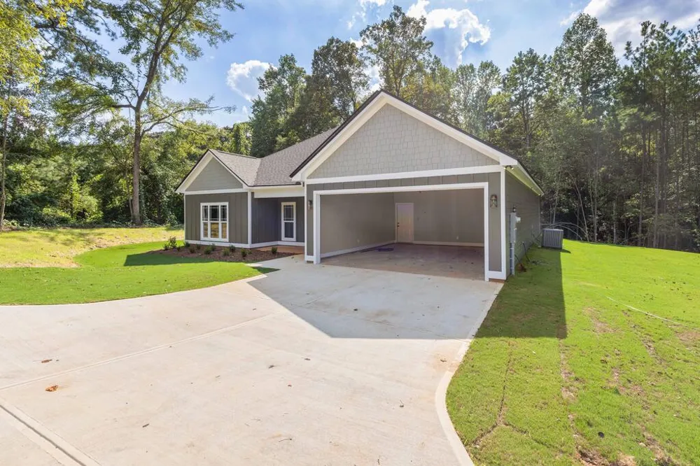 7573 Highway 0027 Cataula, GA 31804