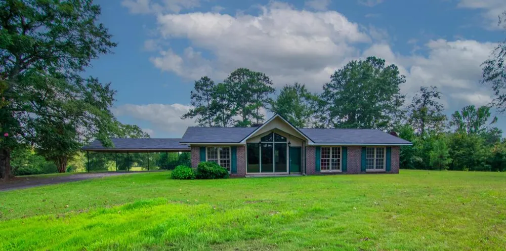 616 Twin Lakes Road Waverly Hall, GA 31831