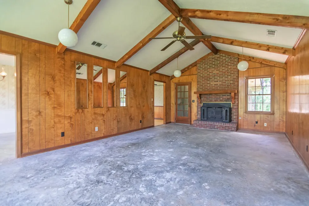 616 Twin Lakes Road Waverly Hall, GA 31831