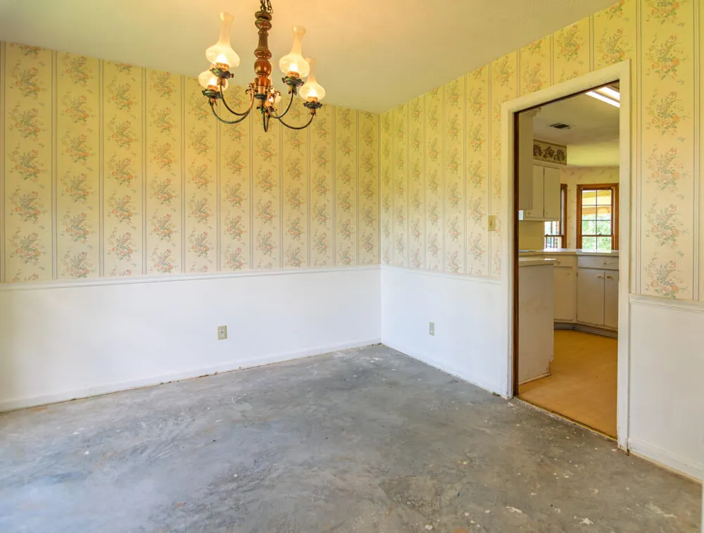 616 Twin Lakes Road Waverly Hall, GA 31831