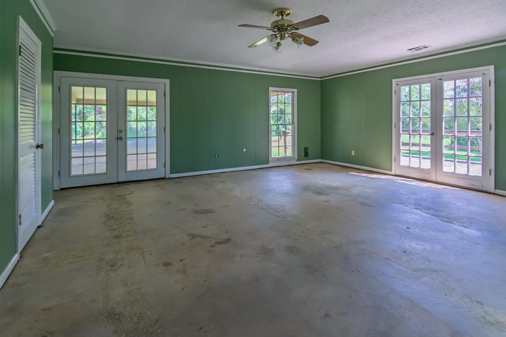 616 Twin Lakes Road Waverly Hall, GA 31831