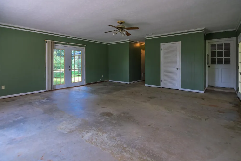 616 Twin Lakes Road Waverly Hall, GA 31831