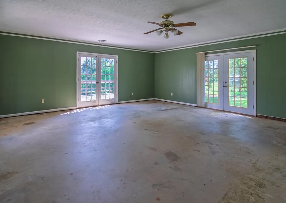 616 Twin Lakes Road Waverly Hall, GA 31831