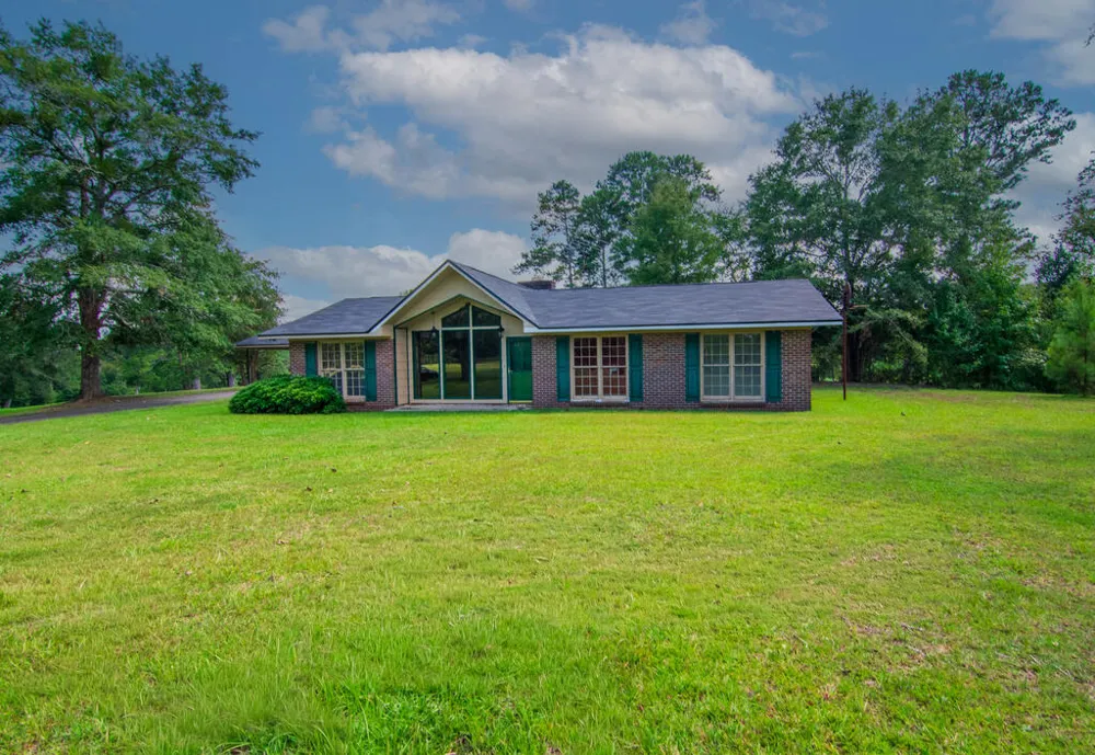 616 Twin Lakes Road Waverly Hall, GA 31831