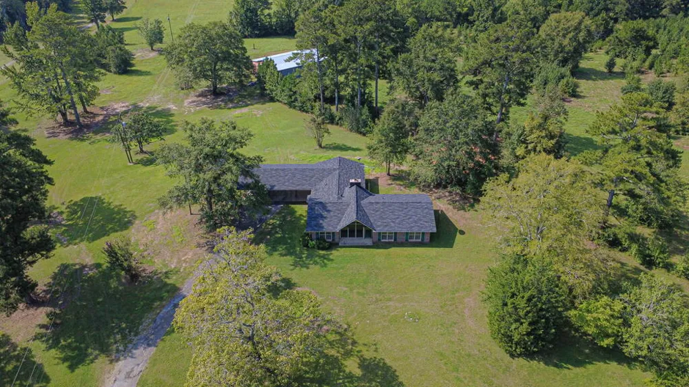 616 Twin Lakes Road Waverly Hall, GA 31831