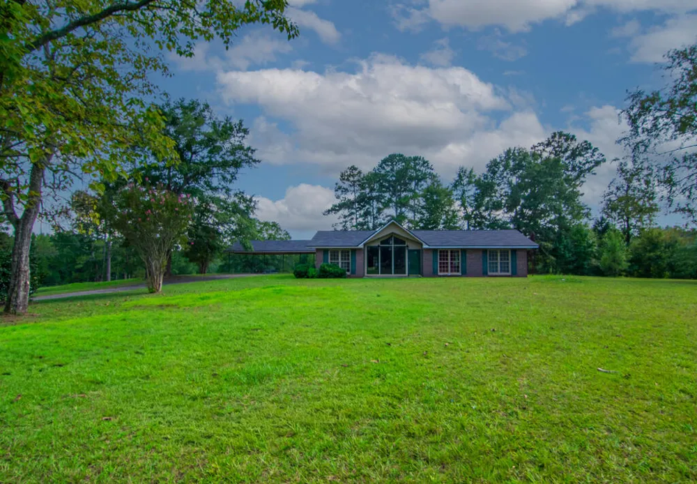 616 Twin Lakes Road Waverly Hall, GA 31831