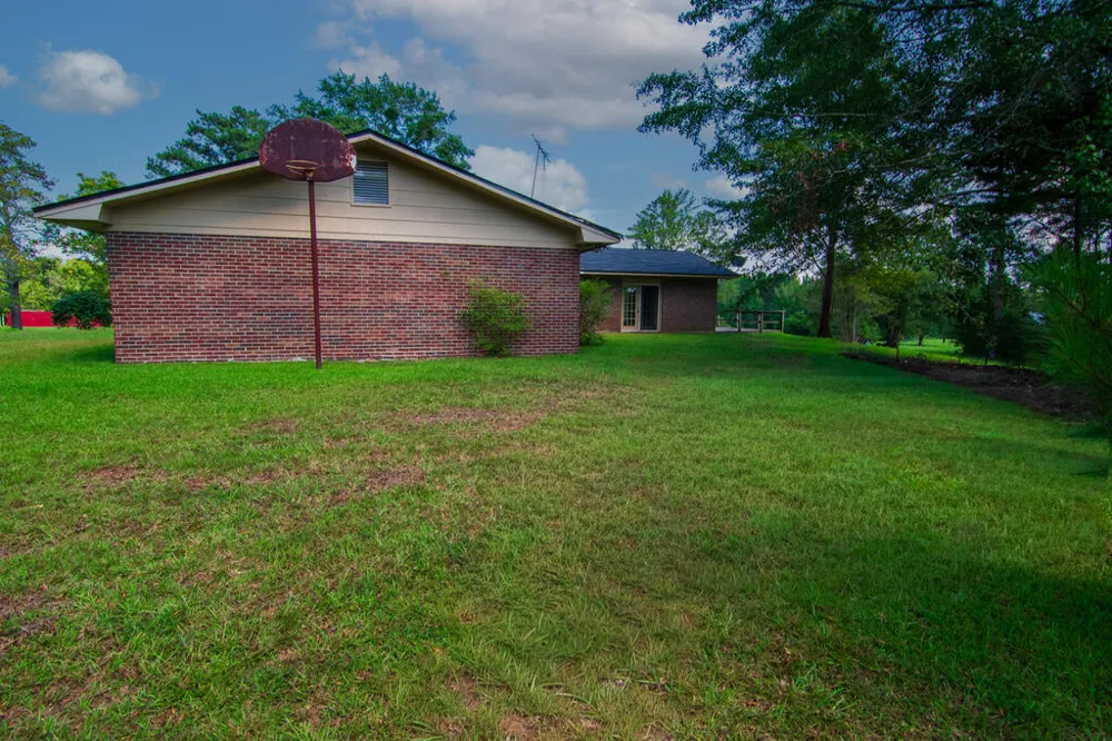 616 Twin Lakes Road Waverly Hall, GA 31831
