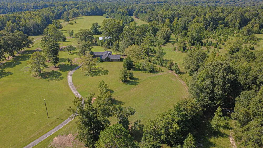 616 Twin Lakes Road Waverly Hall, GA 31831