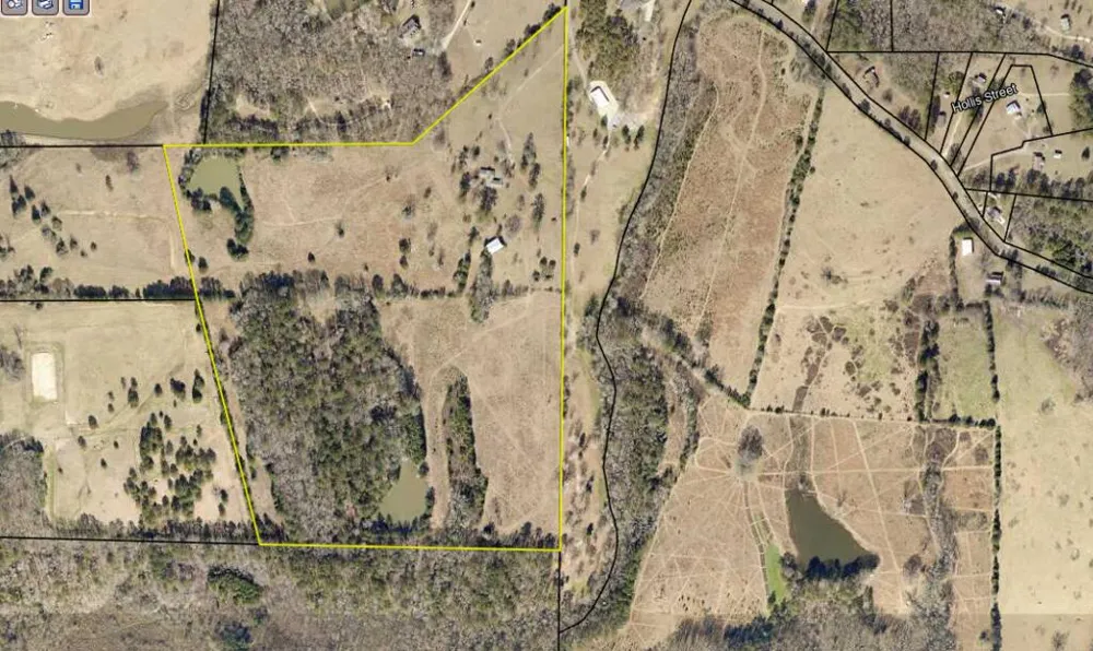 616 Twin Lakes Road Waverly Hall, GA 31831