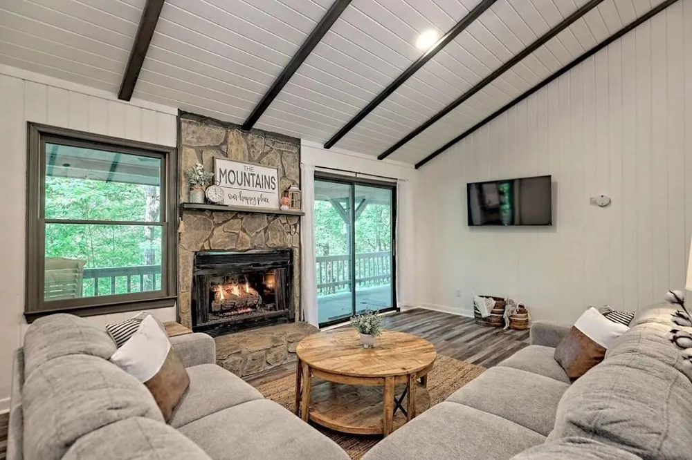 63 Mint Lane Clayton, GA 30525