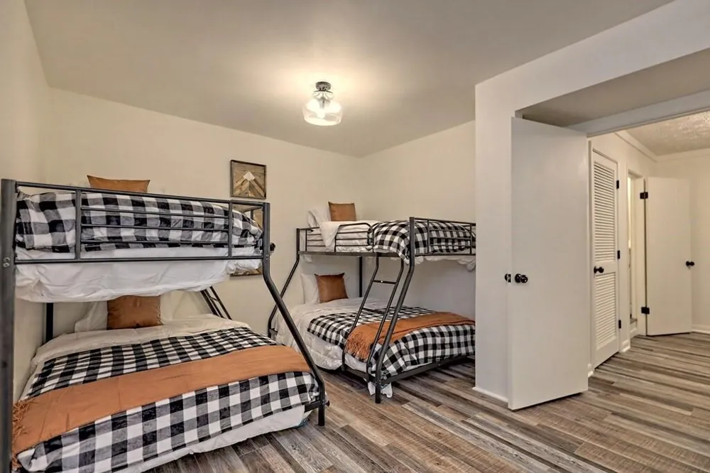 63 Mint Lane Clayton, GA 30525