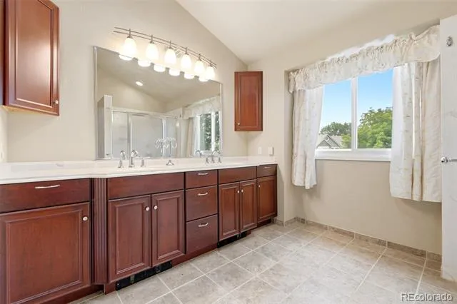 3237 S Espana Circle Aurora, CO 80013