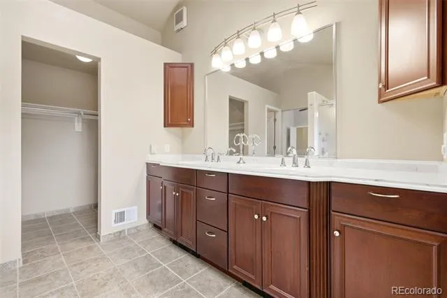 3237 S Espana Circle Aurora, CO 80013