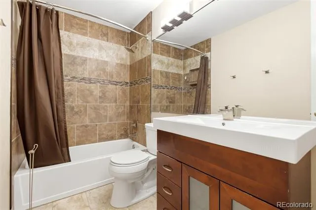 3237 S Espana Circle Aurora, CO 80013