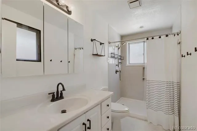 6421 Independence Street Arvada, CO 80004