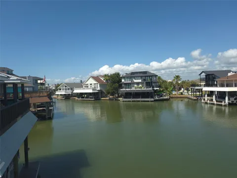 129 Quayside Drive