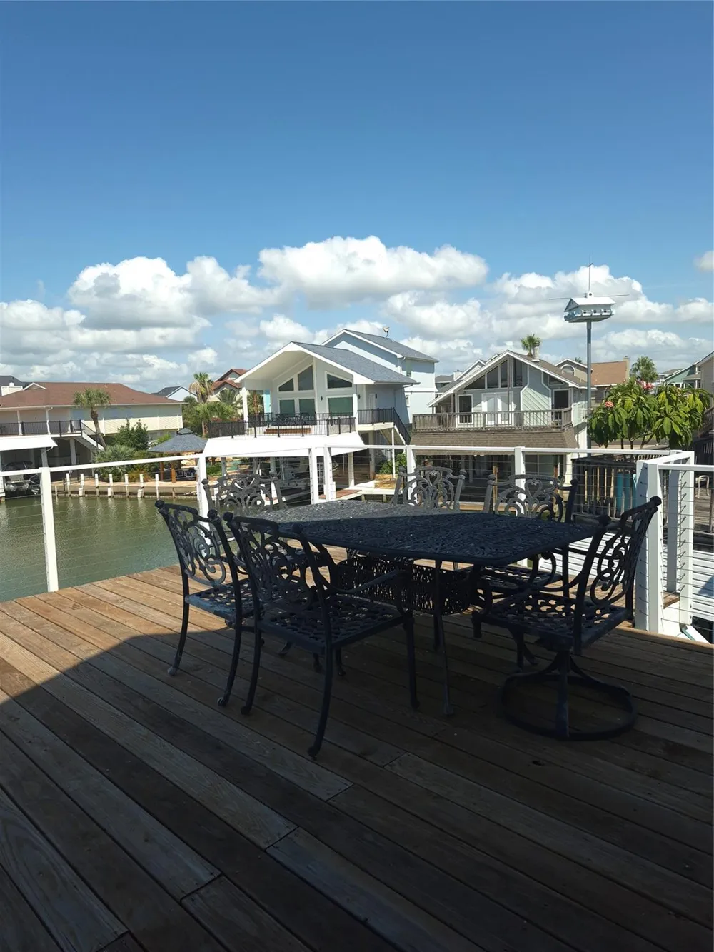 129 Quayside Drive Tiki Island, TX 77554