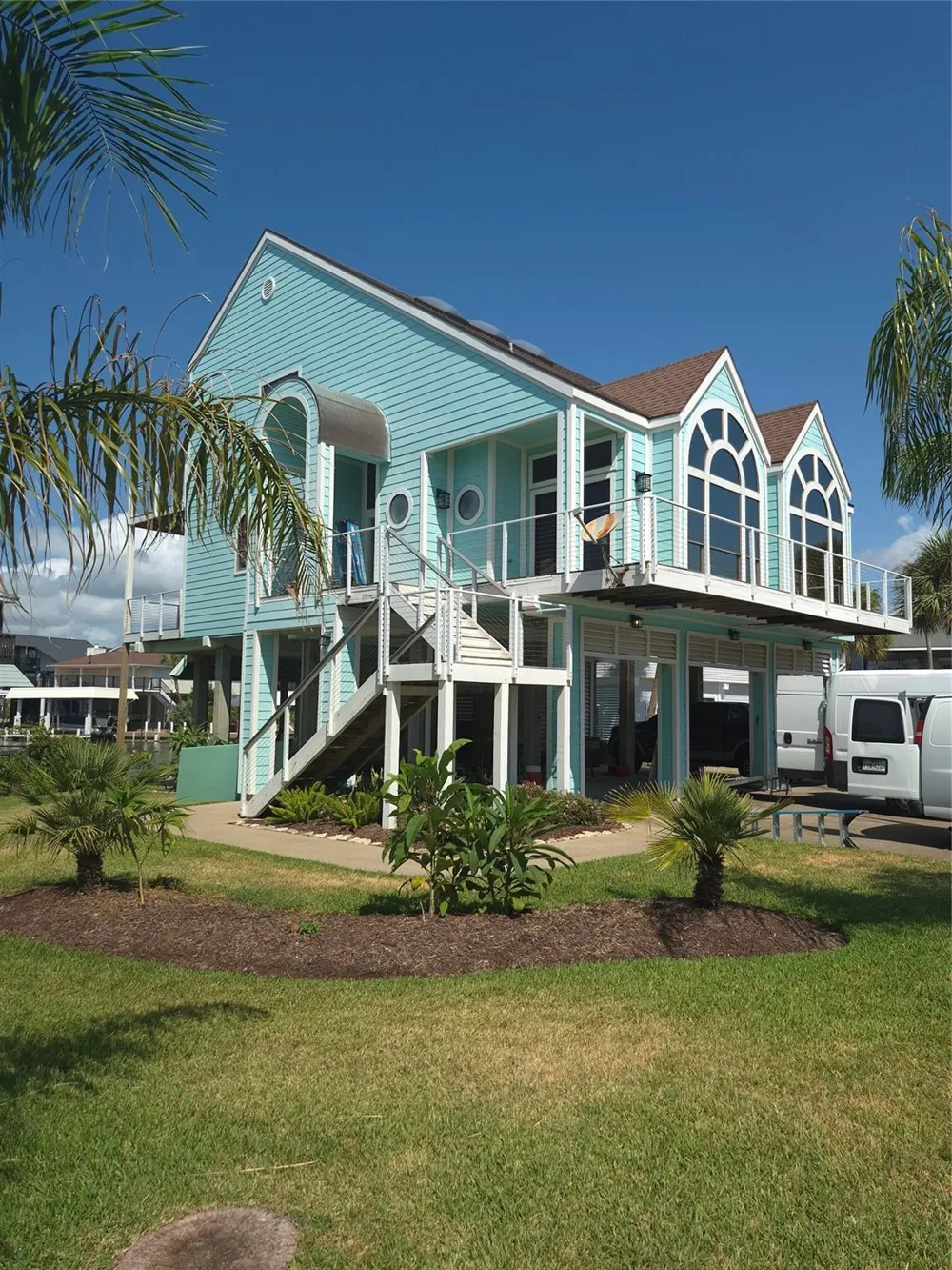 129 Quayside Drive Tiki Island, TX 77554