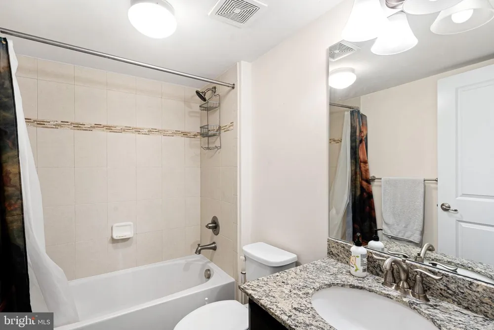 49 HAWKSWELL CIRCLE Oreland, PA 19075