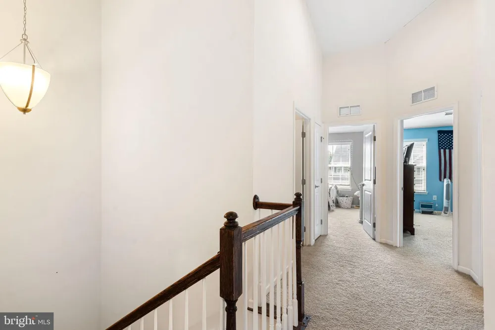 49 HAWKSWELL CIRCLE Oreland, PA 19075