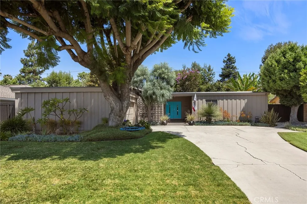 17881 Arbolada Tustin, CA 92780
