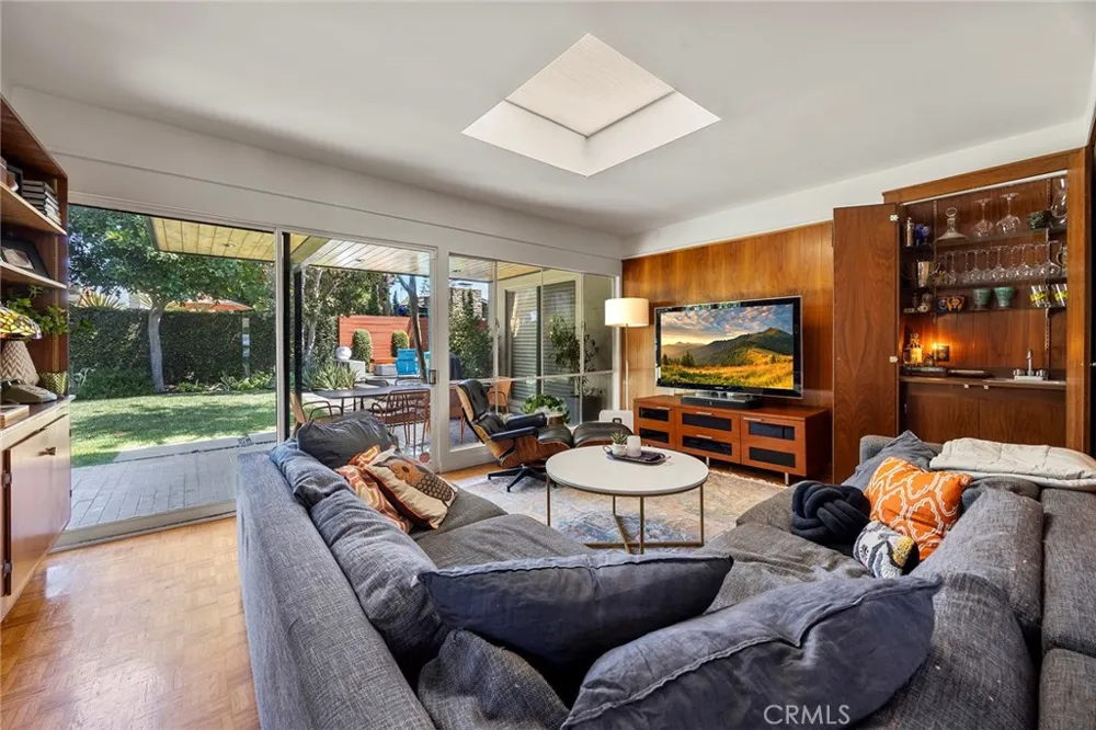 17881 Arbolada Tustin, CA 92780