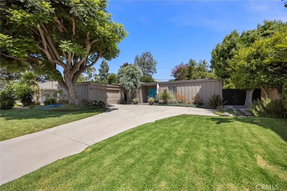 17881 Arbolada Tustin, CA 92780