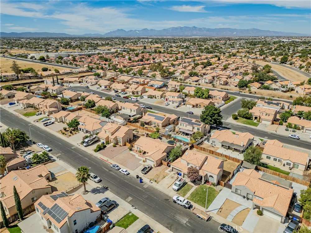 12391 Chuckwalla Victorville, CA 92395