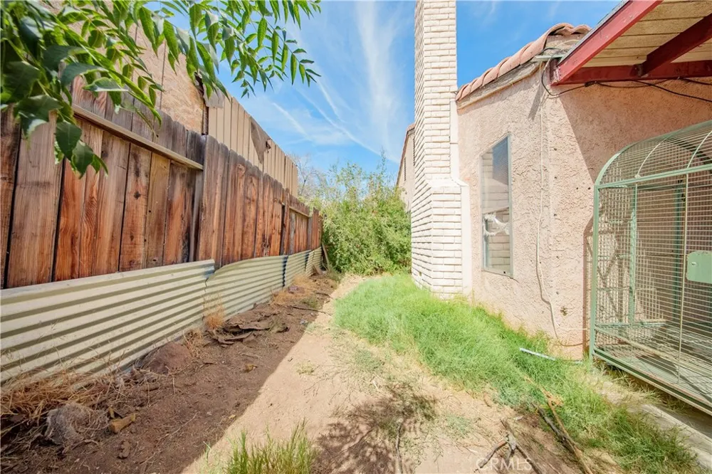 12391 Chuckwalla Victorville, CA 92395