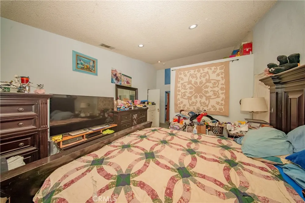 12391 Chuckwalla Victorville, CA 92395