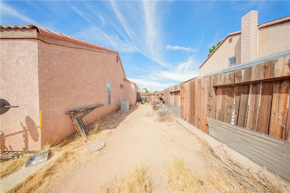12391 Chuckwalla Victorville, CA 92395