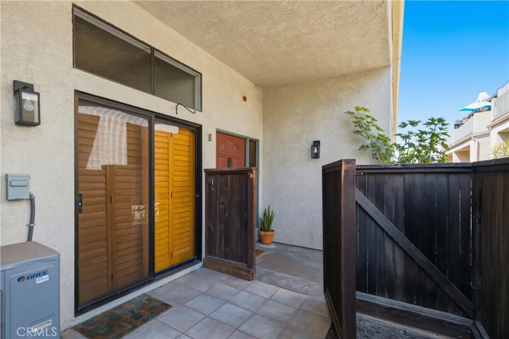 2108 Vanderbilt Lane #E Redondo Beach, CA 90278