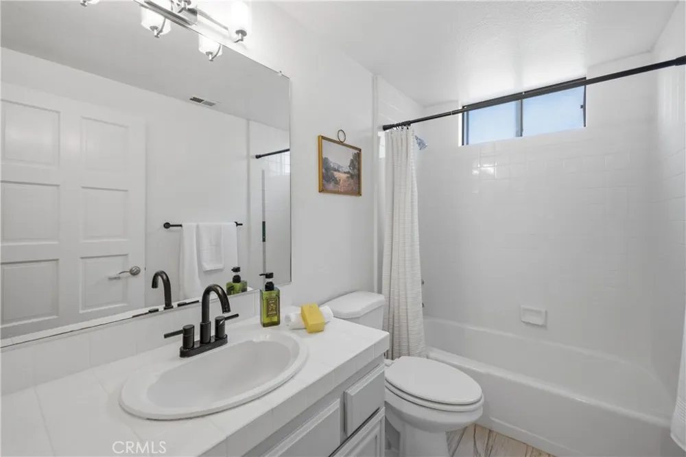 2108 Vanderbilt Lane #E Redondo Beach, CA 90278