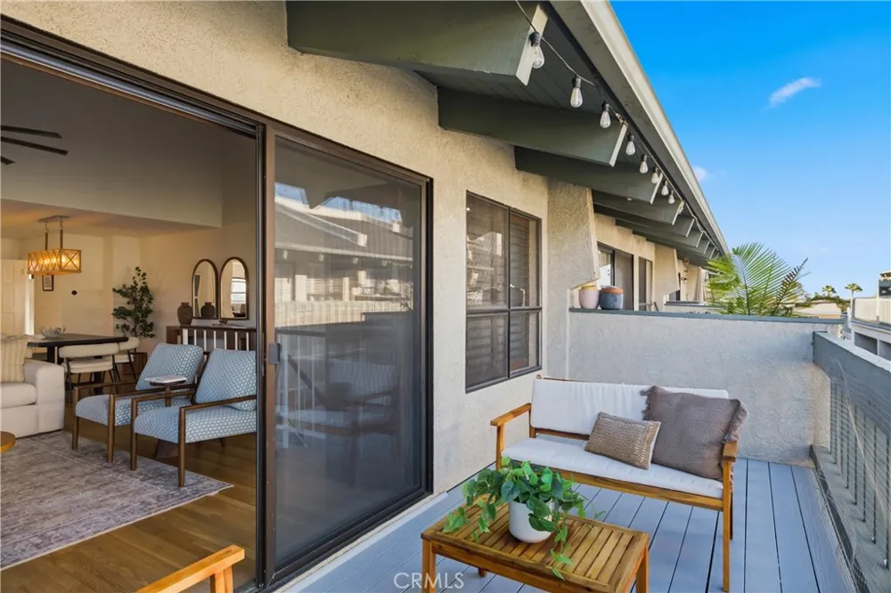 2108 Vanderbilt Lane #E Redondo Beach, CA 90278