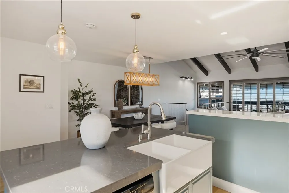 2108 Vanderbilt Lane #E Redondo Beach, CA 90278