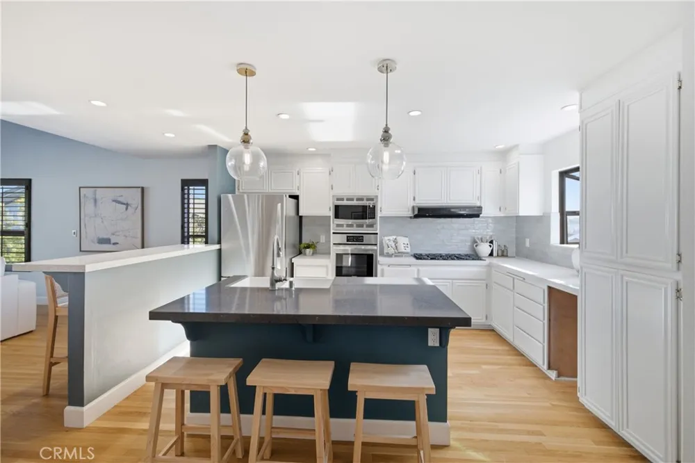 2108 Vanderbilt Lane #E Redondo Beach, CA 90278