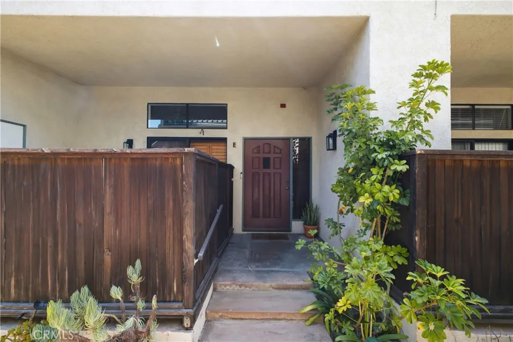 2108 Vanderbilt Lane #E Redondo Beach, CA 90278