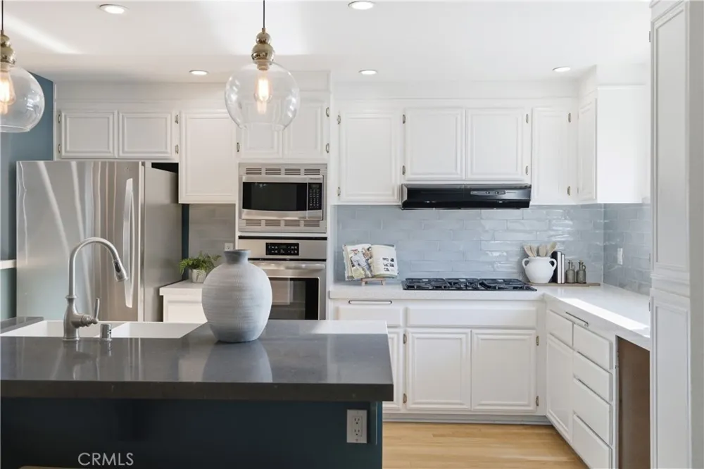 2108 Vanderbilt Lane #E Redondo Beach, CA 90278