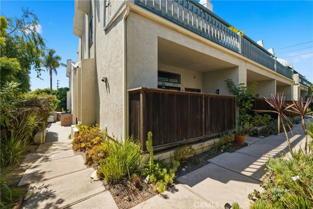 2108 Vanderbilt Lane #E Redondo Beach, CA 90278