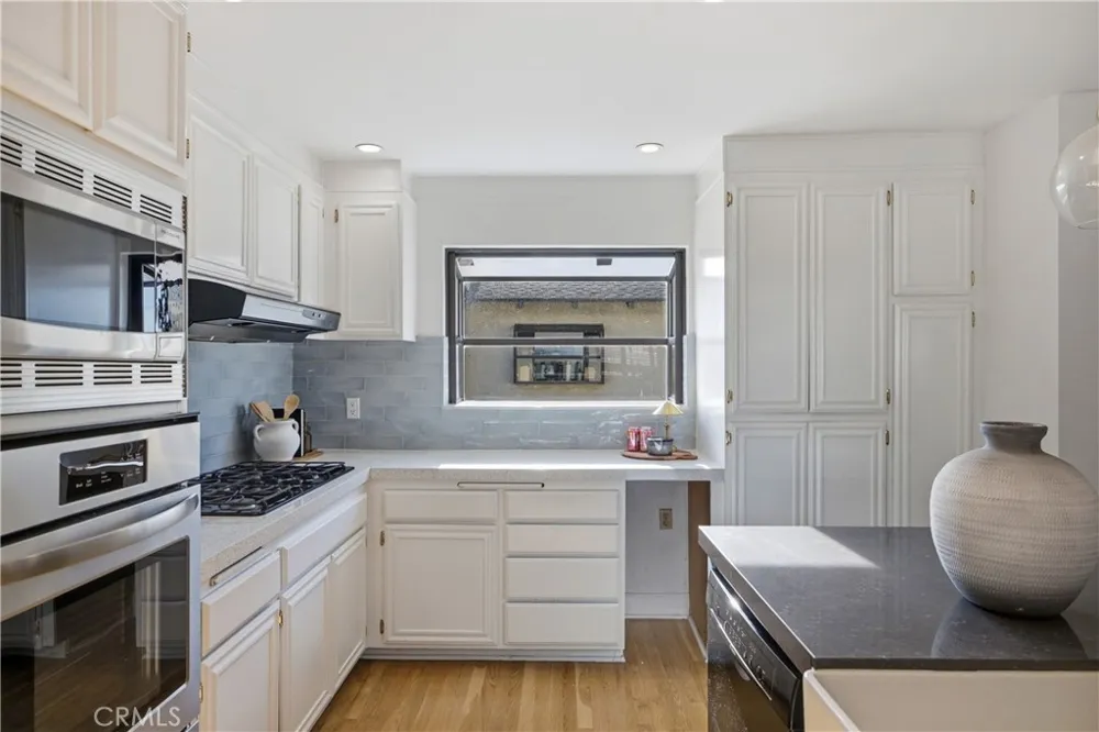 2108 Vanderbilt Lane #E Redondo Beach, CA 90278