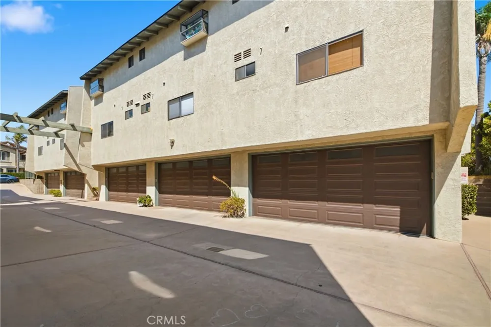 2108 Vanderbilt Lane #E Redondo Beach, CA 90278