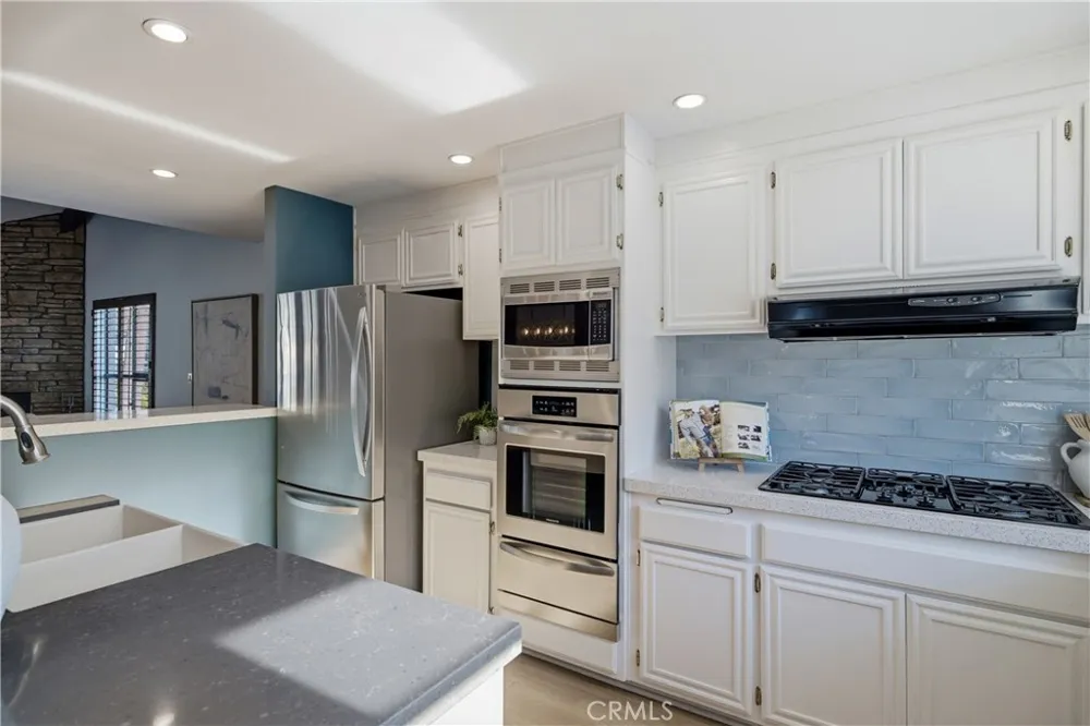 2108 Vanderbilt Lane #E Redondo Beach, CA 90278