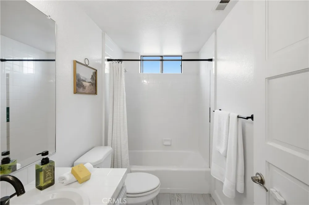 2108 Vanderbilt Lane #E Redondo Beach, CA 90278
