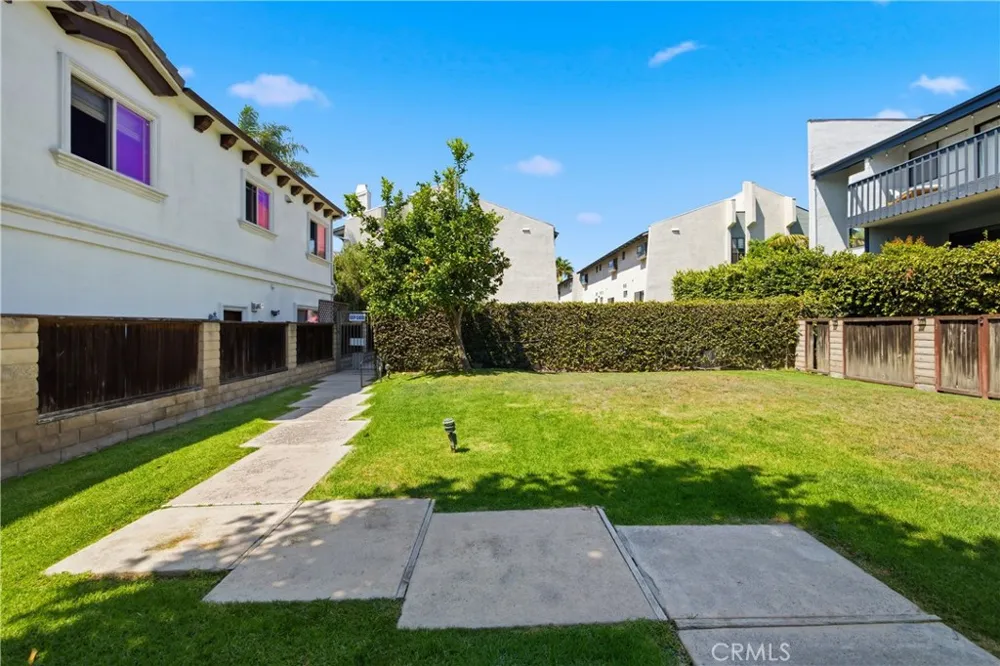 2108 Vanderbilt Lane #E Redondo Beach, CA 90278