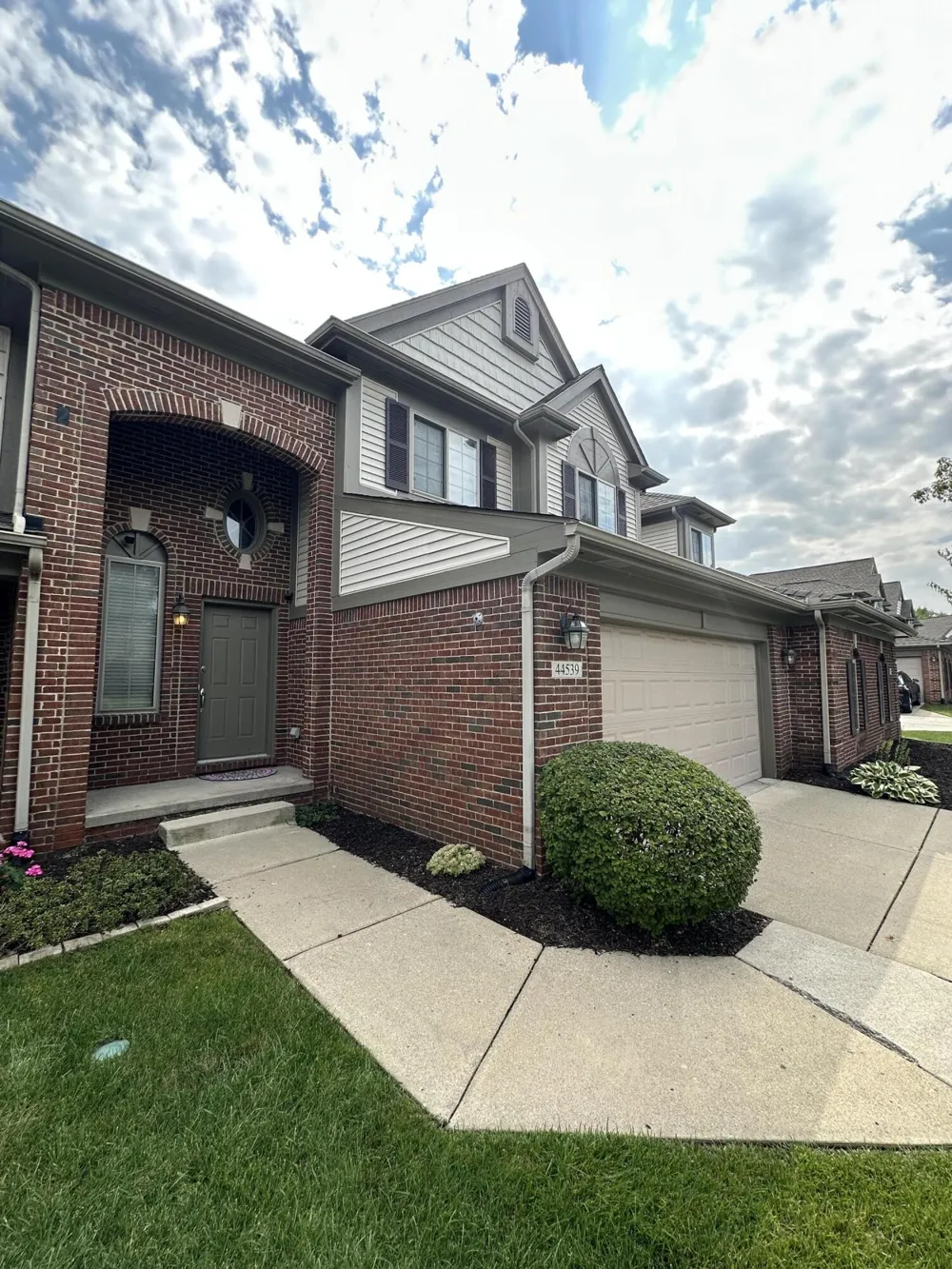 44539 Heather Lane Canton, MI 48187
