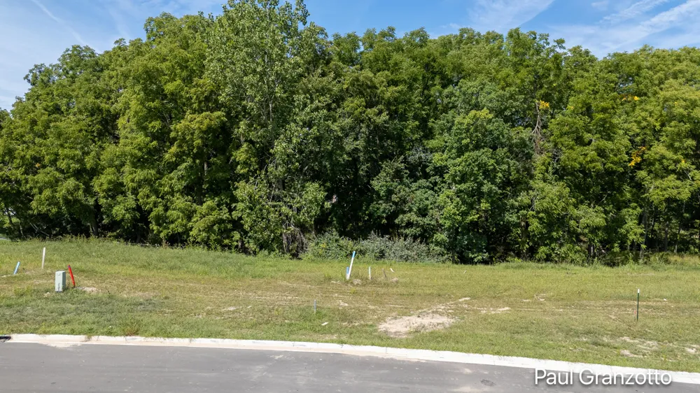 5561 Blackberry Bluff Kentwood, MI 49512