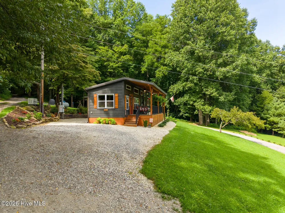 3454 Franks Creek Road Robbinsville, NC 28771