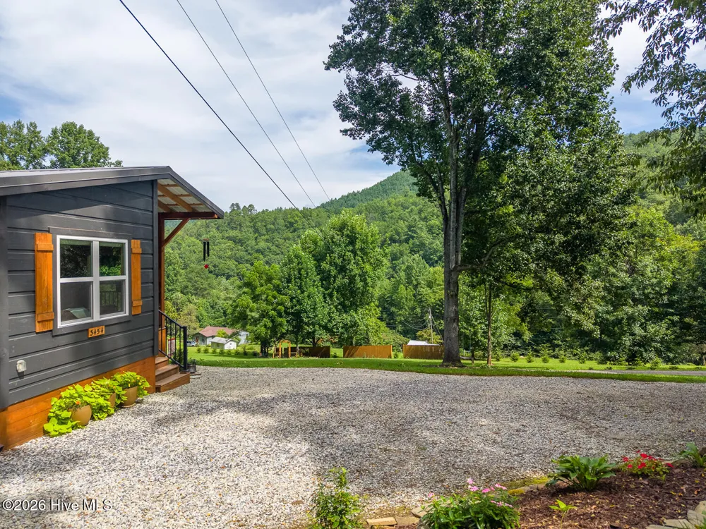 3454 Franks Creek Road Robbinsville, NC 28771