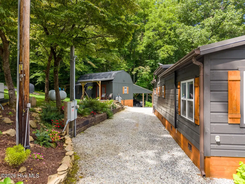 3454 Franks Creek Road Robbinsville, NC 28771