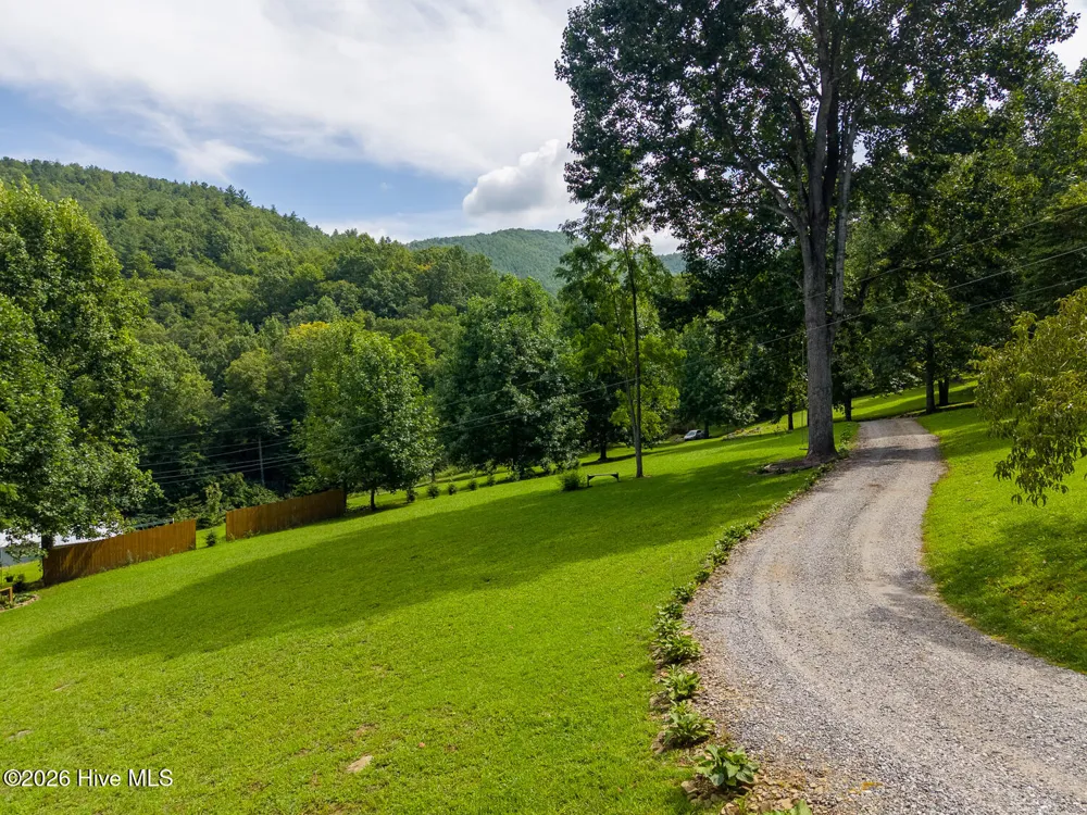 3454 Franks Creek Road Robbinsville, NC 28771